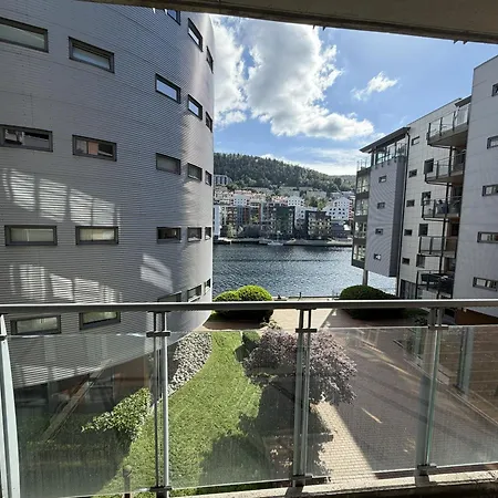 Modern Mohlenpris With Seaview Bergen